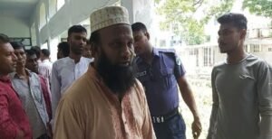 সাতক্ষীরায় আদালতের বারান্দায় ইউপি সদস্যকে ছুরিকাঘাত